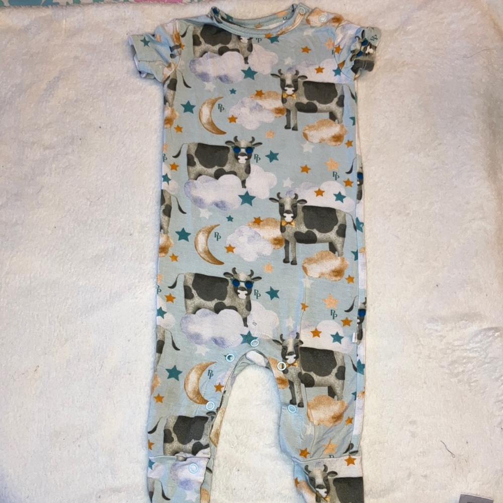 Posh Peanut “Tex” Cow Print SS Button Romper 6-9 months VGUC